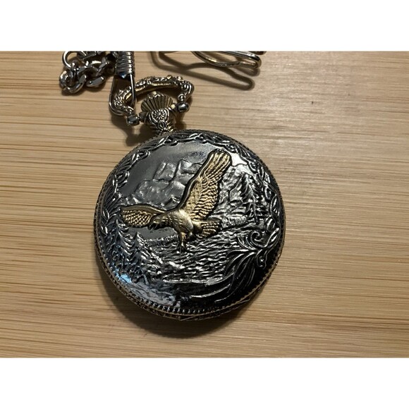Wrangler Pocket Watch Figaro Chain Gold Tone Hunter Case Eagle New Battery - Picture 1 of 5
